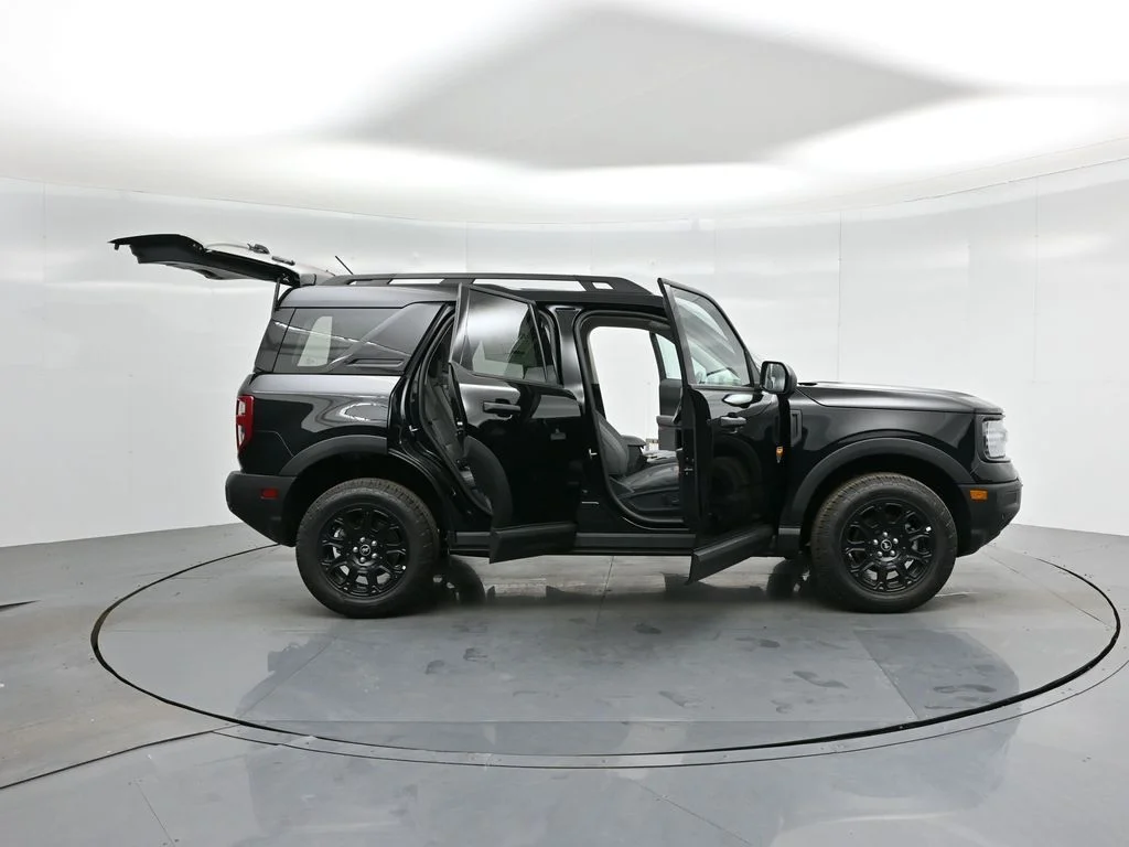 New 2025 Black Ford Badlands image 4