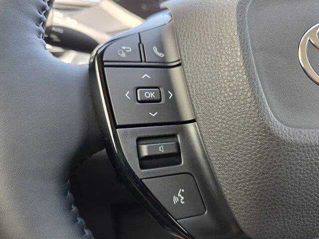 New 2027 Wind Chill Pearl Toyota XLE image 11