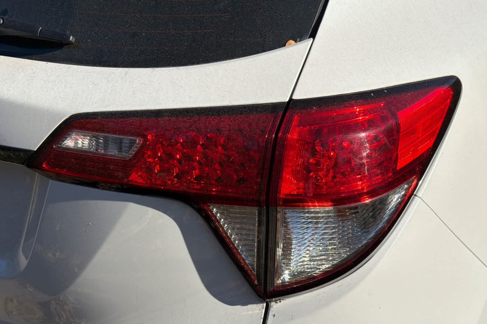 Used 2019 Platinum White Pearl Honda LX image 17