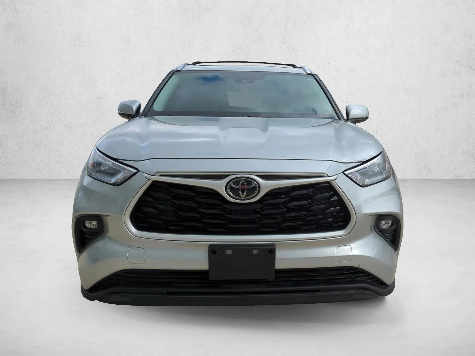 Used 2020 Celestial Silver Metallic Toyota XLE image 2