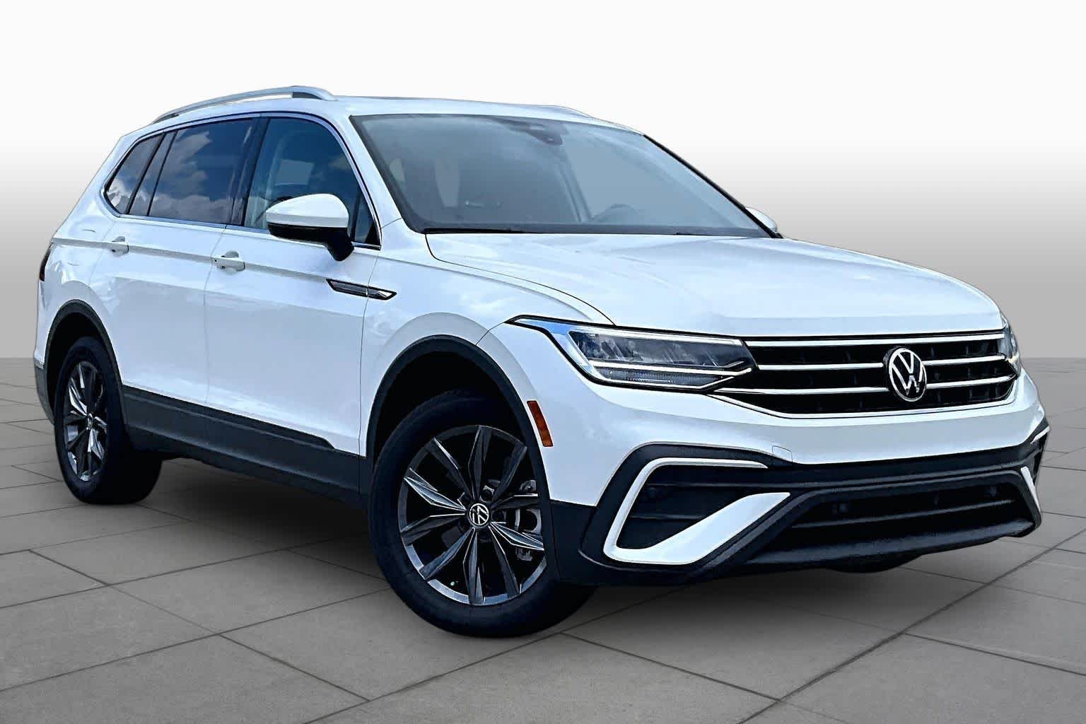 Pre-Owned 2023 Volkswagen Tiguan SE