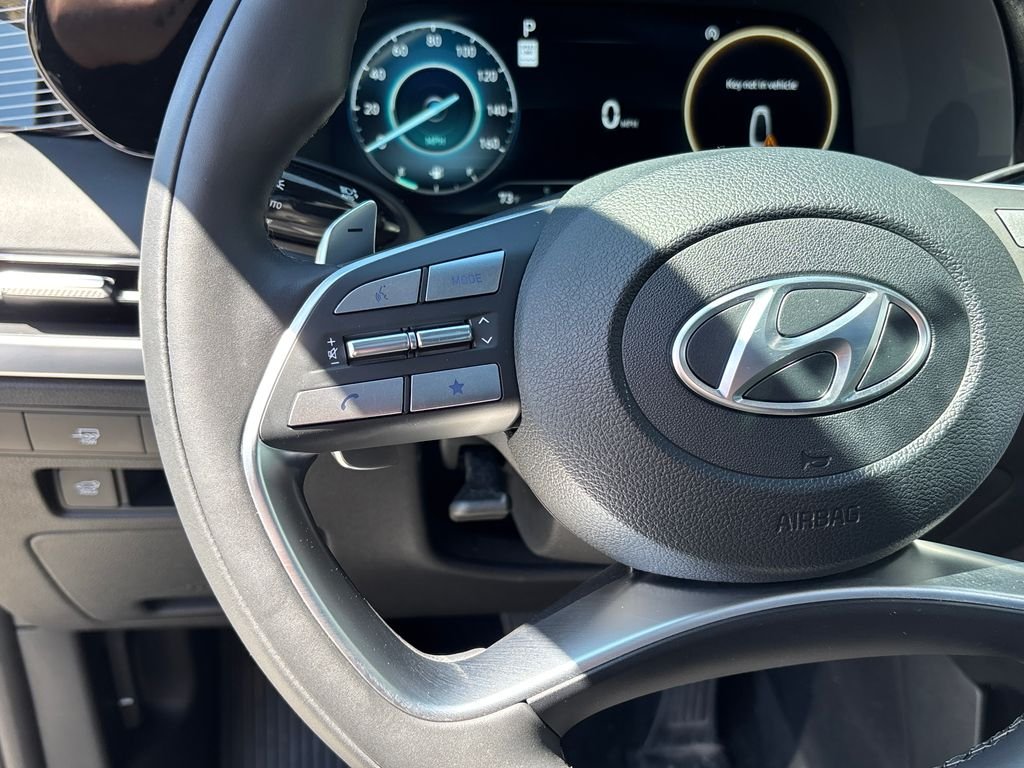 Used 2025 Black Hyundai Calligraphy image 30