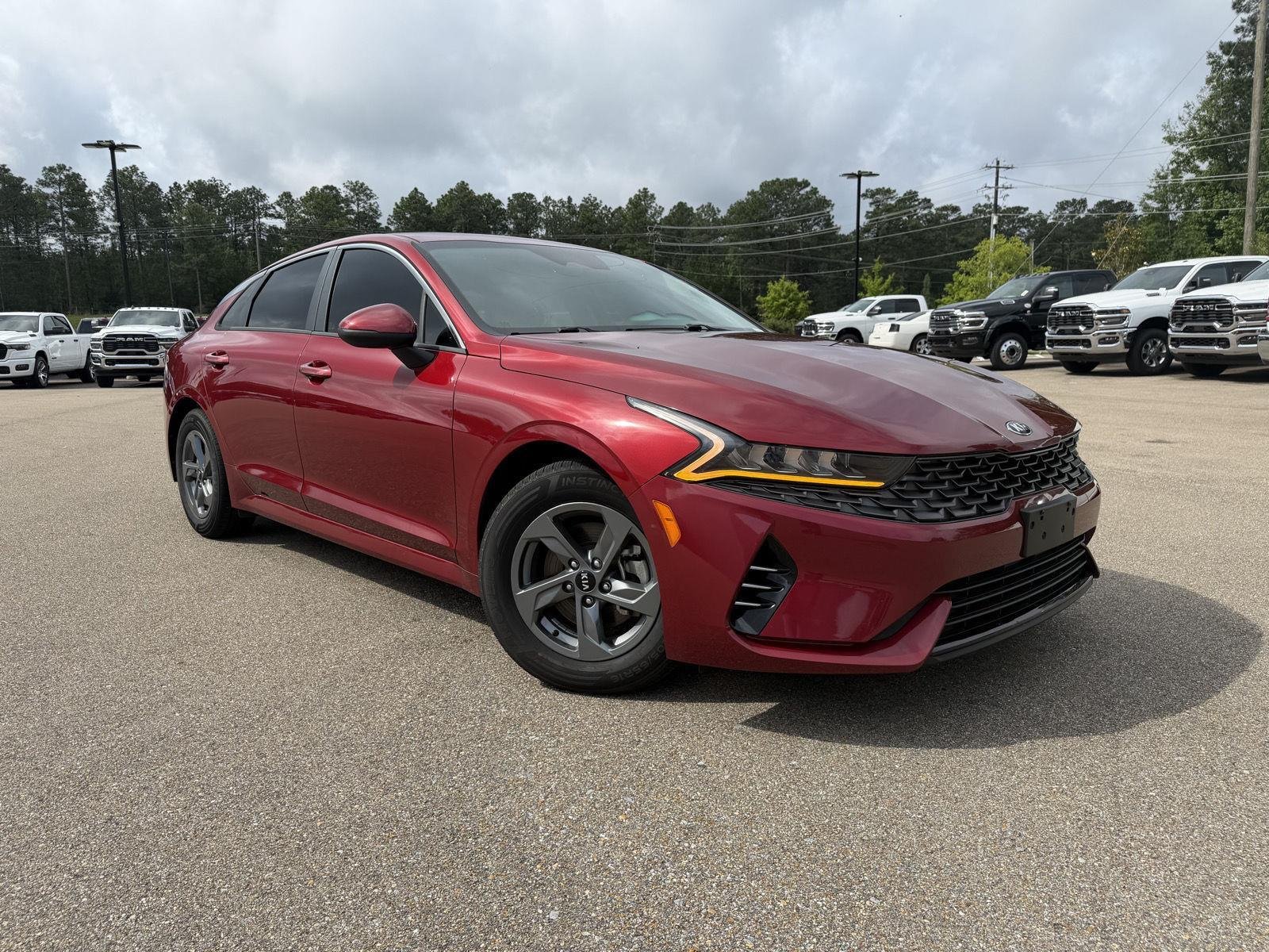 Used 2021 Passion Red Tintcoat Kia LXS image 3