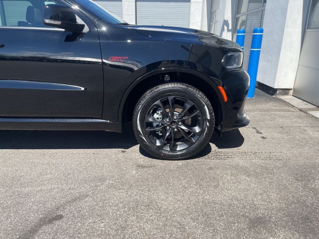 New 2026 Diamond Black Clear-Coat Exterior Paint Dodge GT Plus image 9