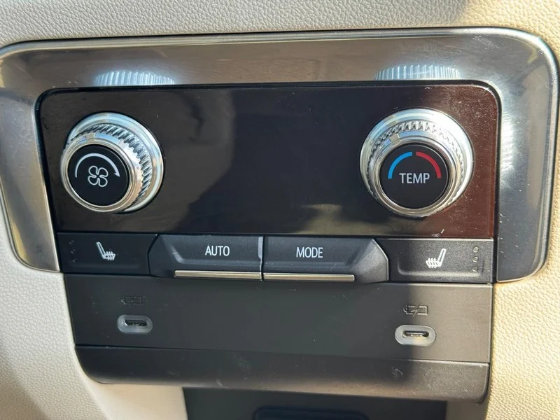 Used 2021 Beige Pearl Metallic GMC Denali image 15
