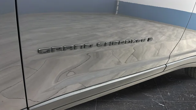 Used 2022 Gray Metallic Jeep Altitude image 34