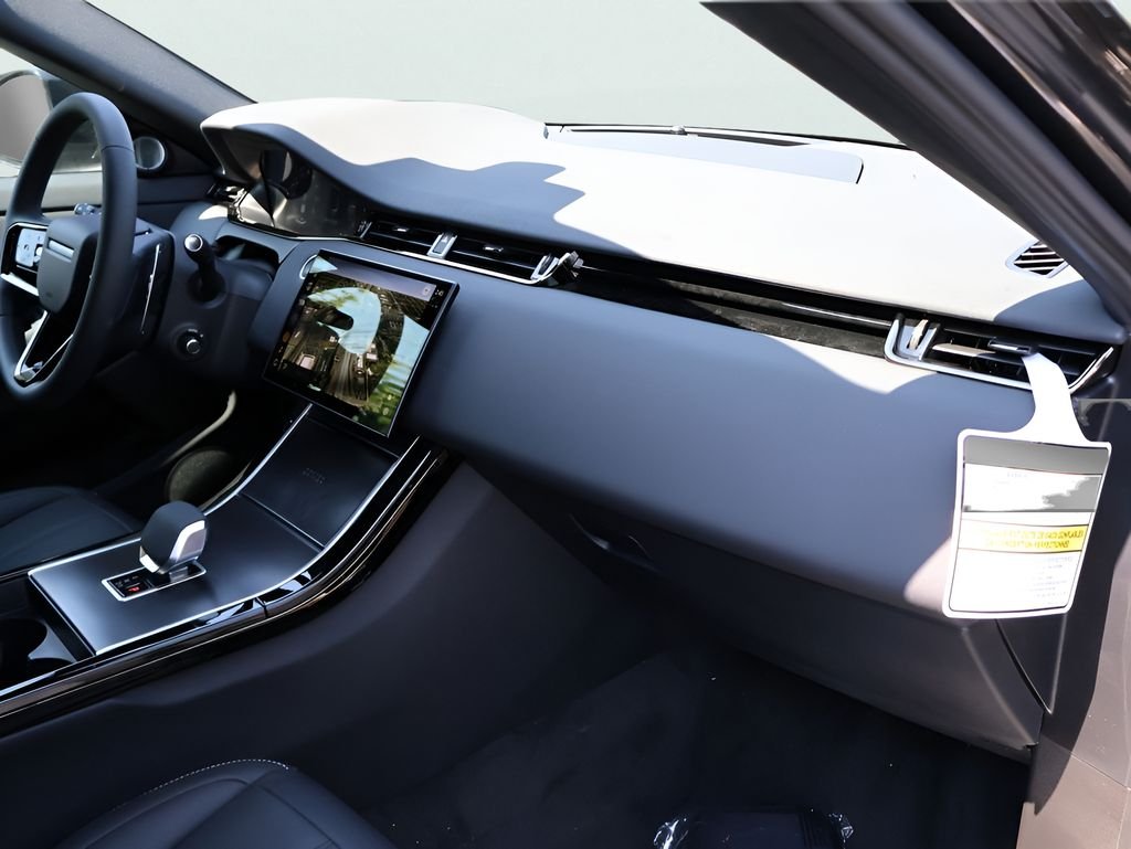 New 2026 Carpathian Grey Land Rover Hoxton Edition image 9