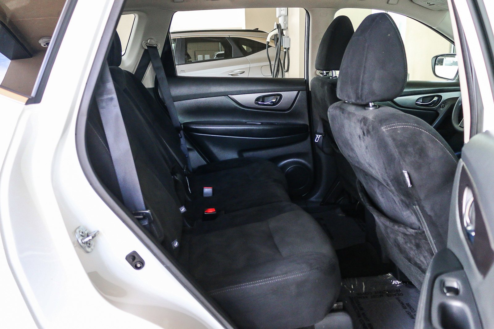 2016 Nissan Rogue SV - Photo 17