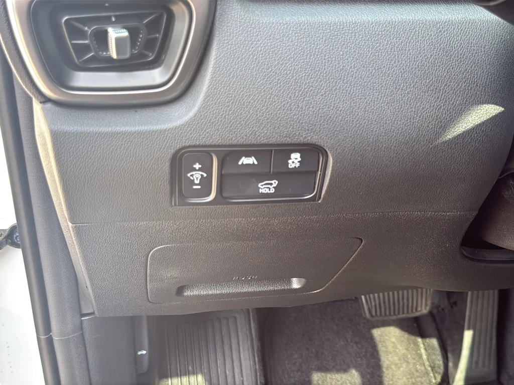 Used 2023 White Kia X-Line EX image 28