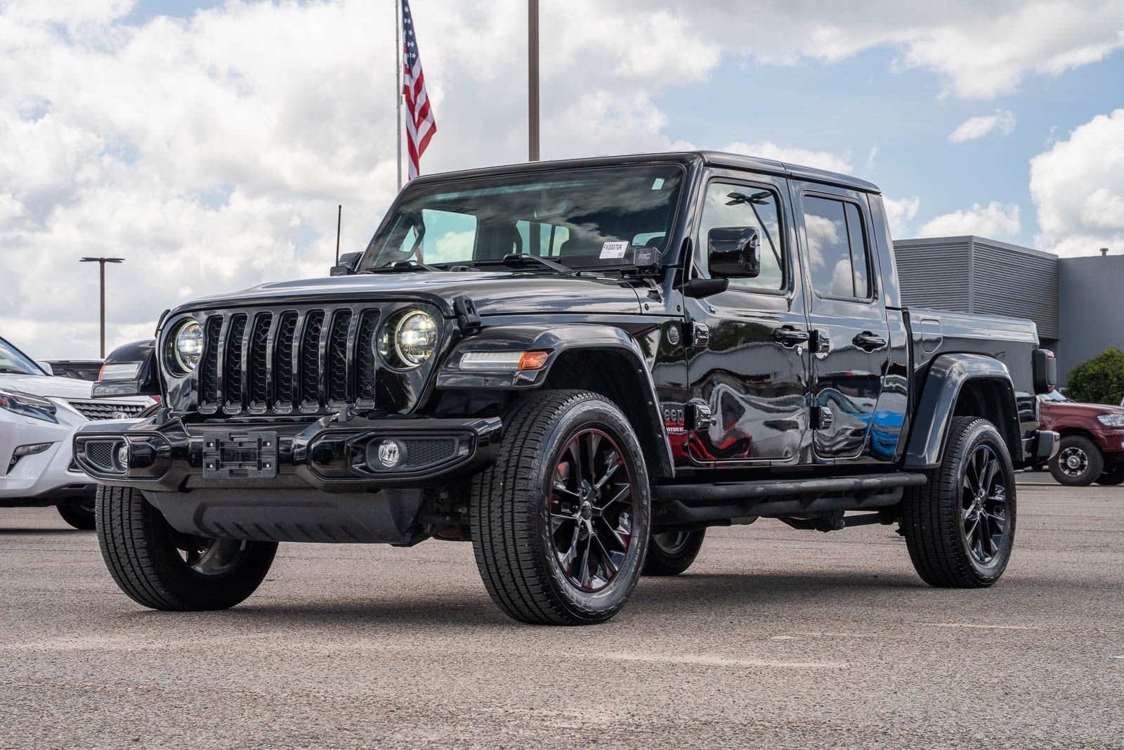 Used 2023 Black Jeep Overland image 3