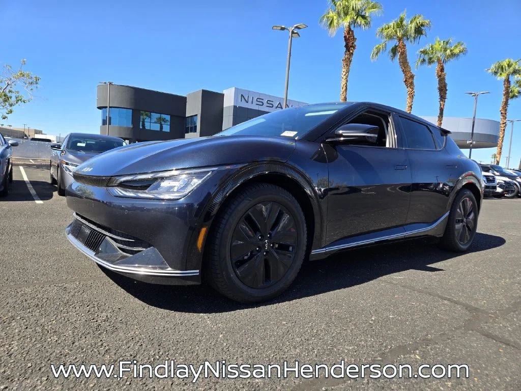 Used 2022 Blue Kia Wind image 2