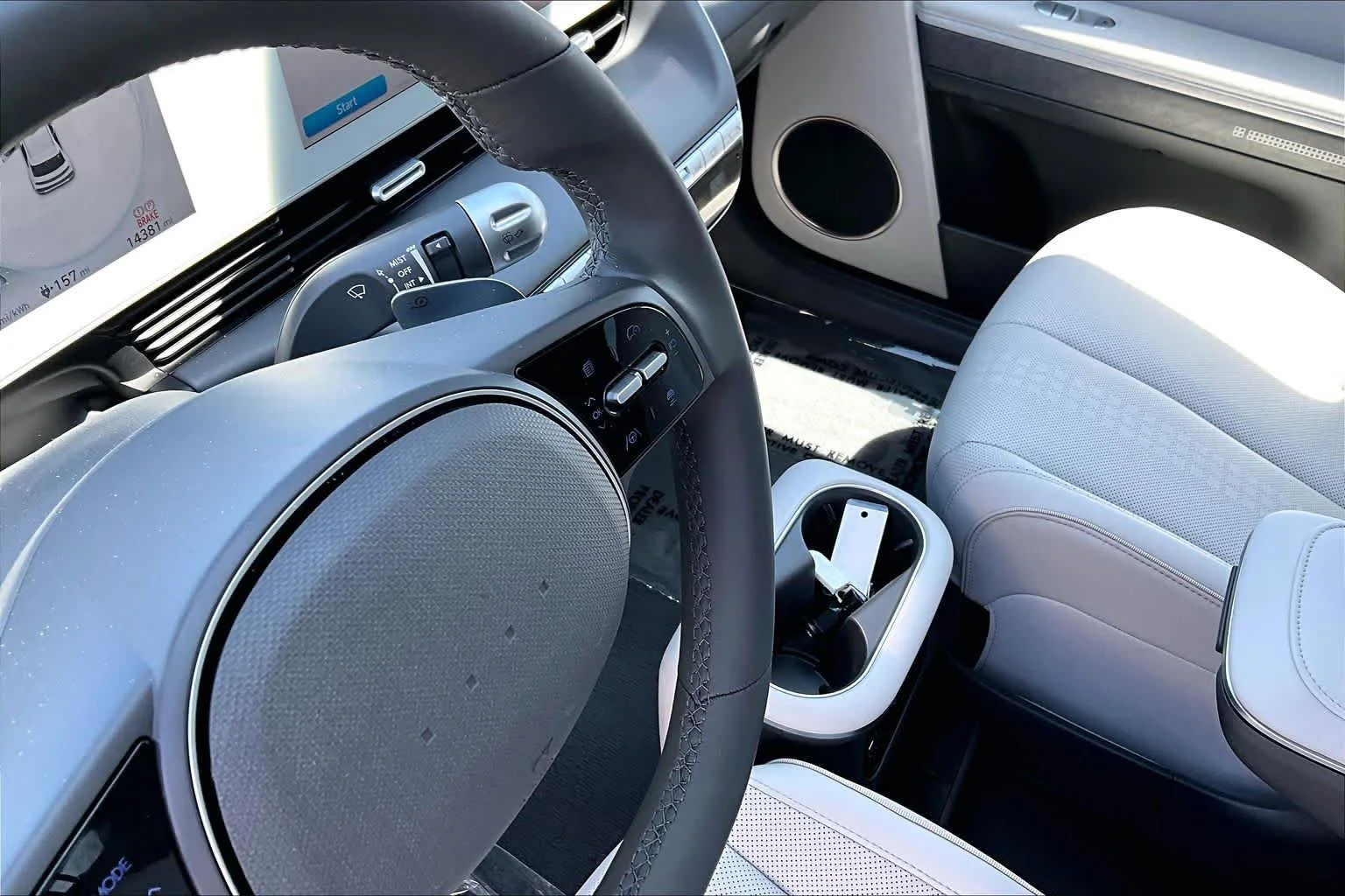 Used 2022 Atlas White Hyundai SEL image 16
