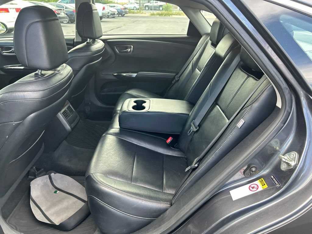 Used 2013 Magnetic Gray Metallic Toyota XLE image 14