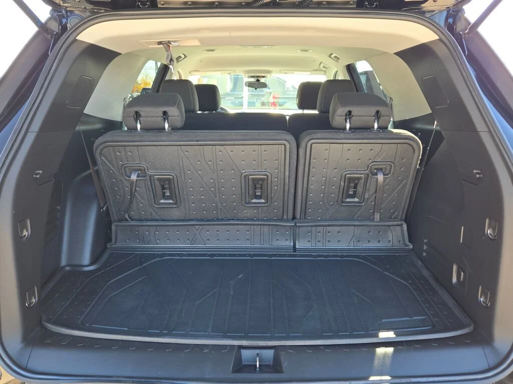 Used 2020 Black Chevrolet LS image 15
