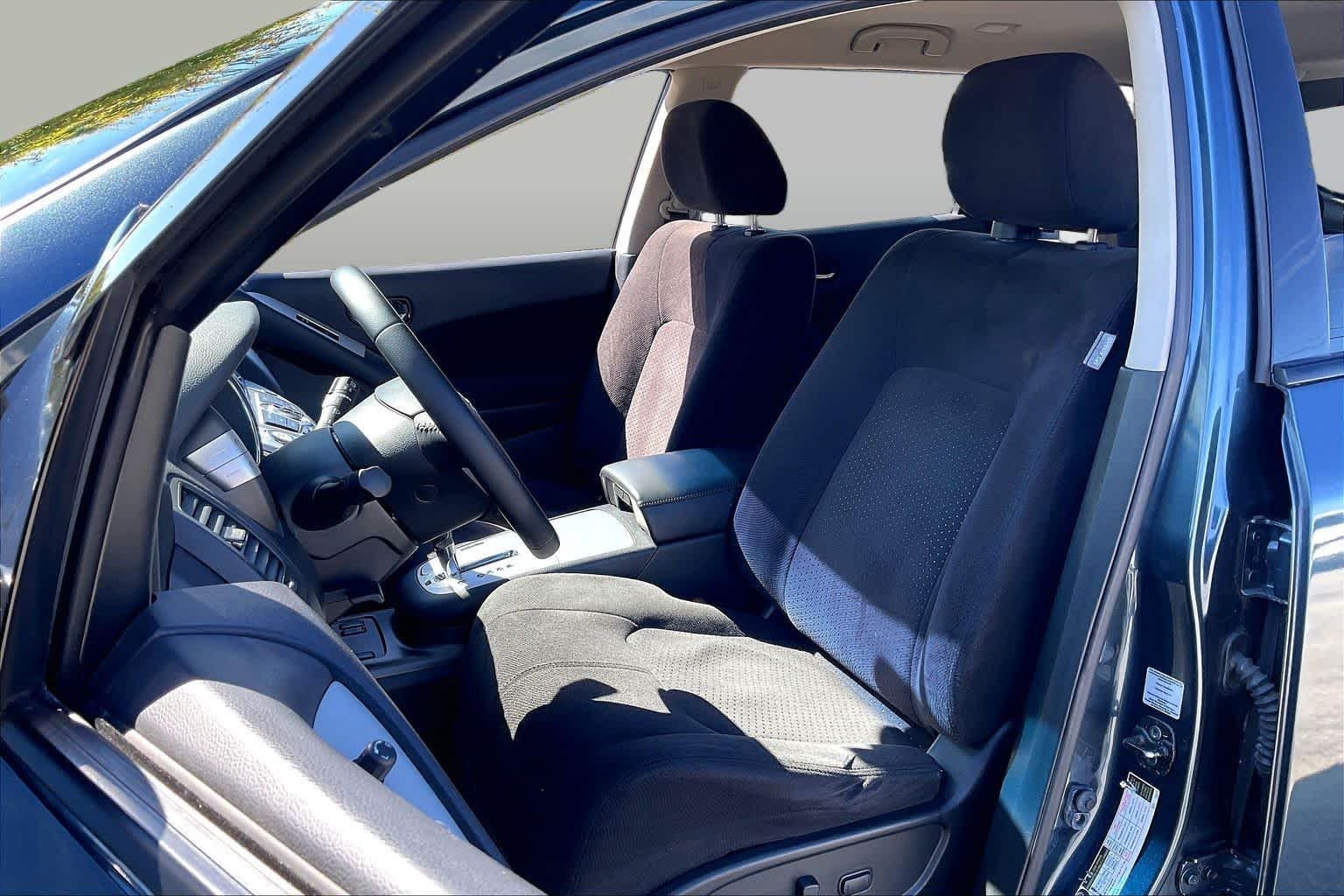 Used 2014 Graphite Blue Metallic Nissan SV image 8