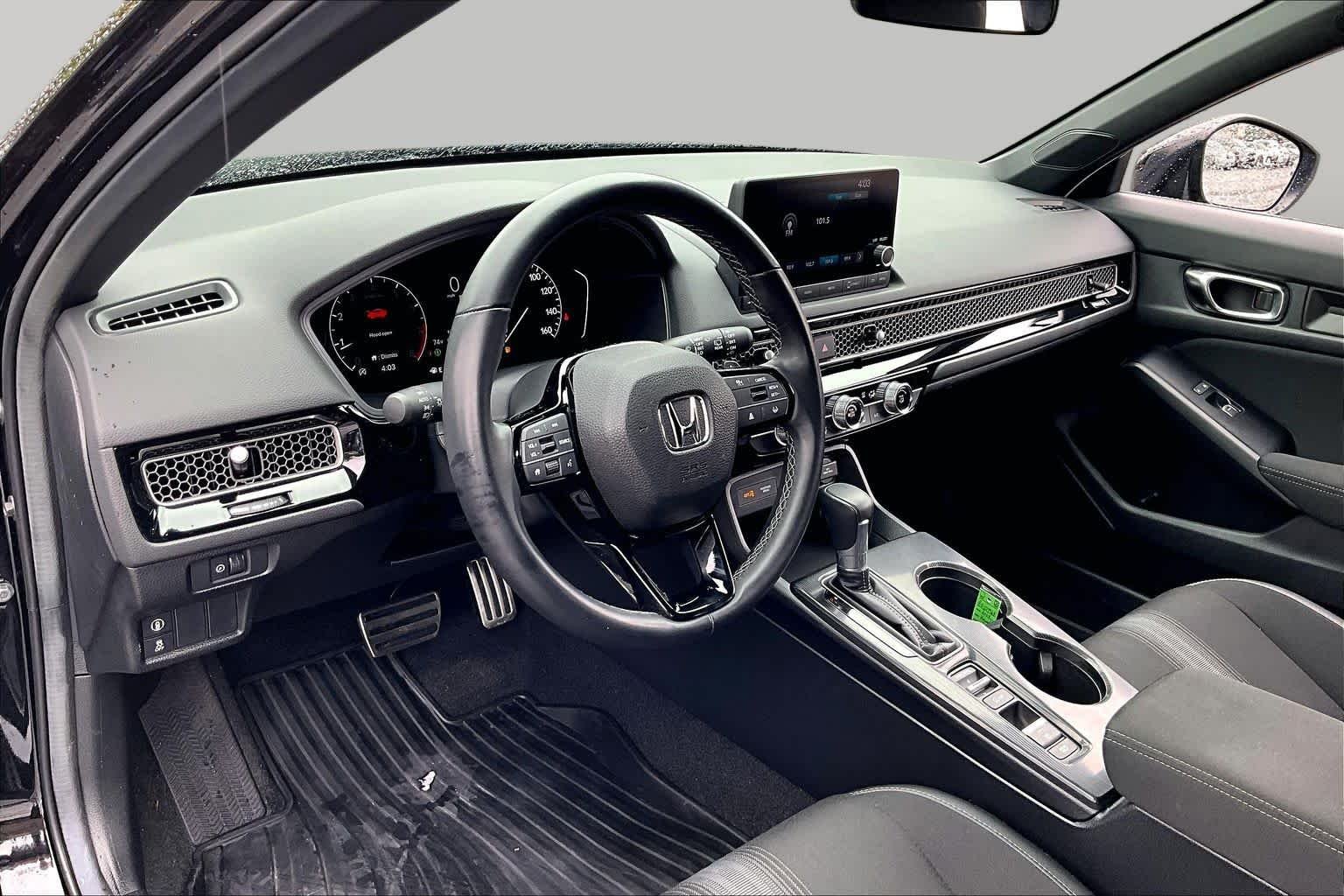 2024 Honda Civic Hatchback Sport - Photo 17