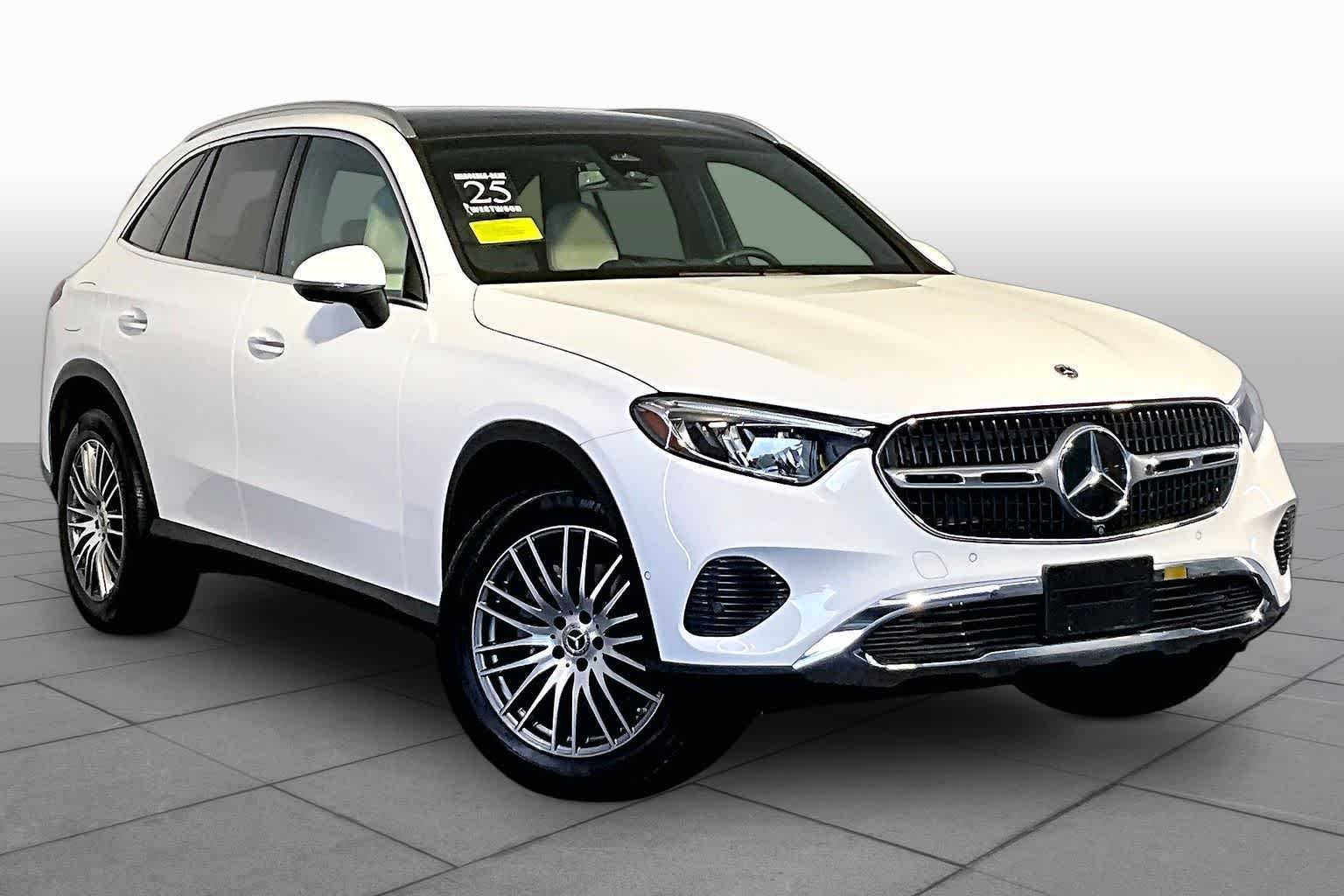Certified Used 2025 Polar White Mercedes-Benz GLC 300 image 3