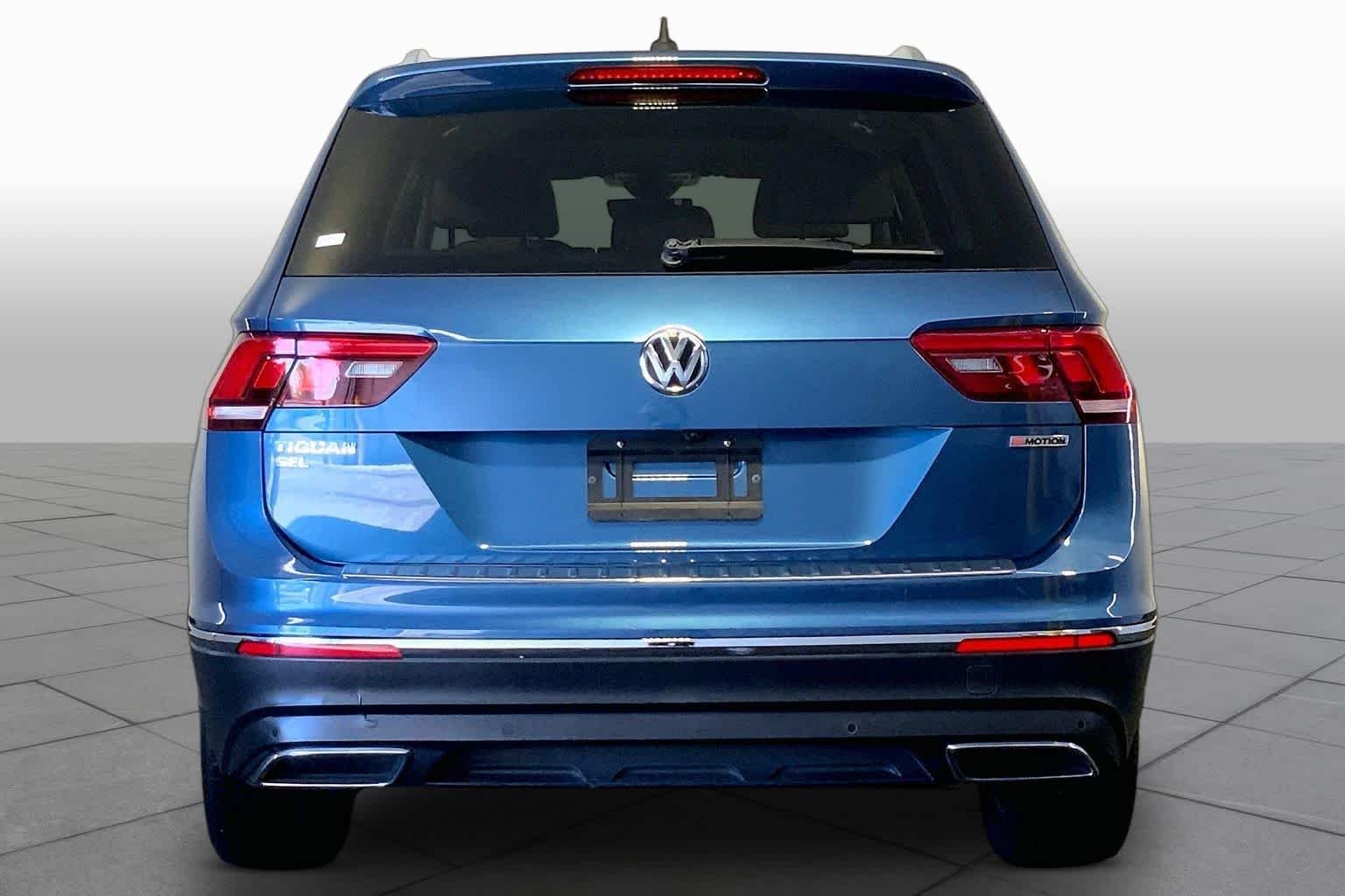 Used 2019 Deep Black Pearl Volkswagen SEL Premium image 5
