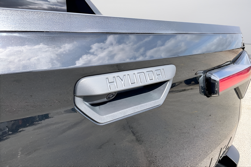 Used 2022 Black Hyundai SEL image 32