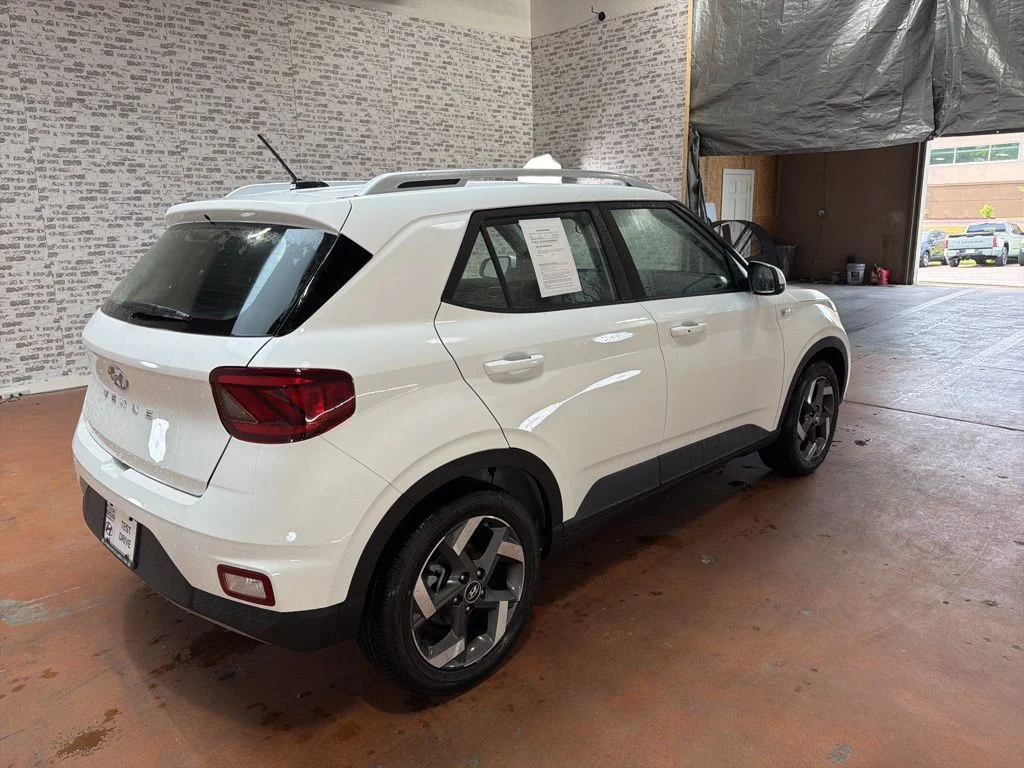 Used 2026 Lunar White Hyundai SEL image 7