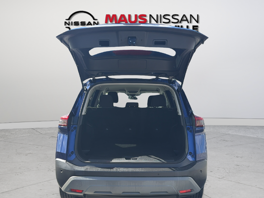 Used 2021 Blue Nissan SV image 15