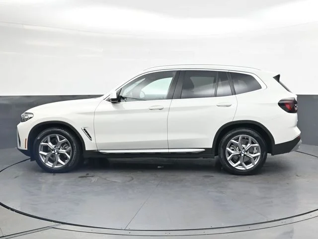 Used 2023 White BMW sDrive30i image 9