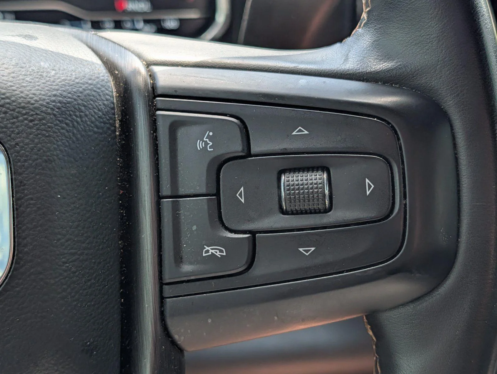 Used 2024 Onyx Black GMC AT4 image 27