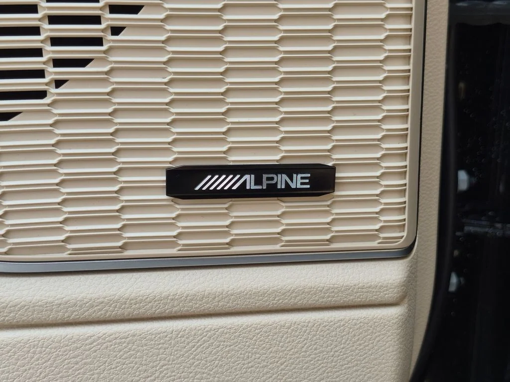 Used 2023 Black Jeep 4xe image 10