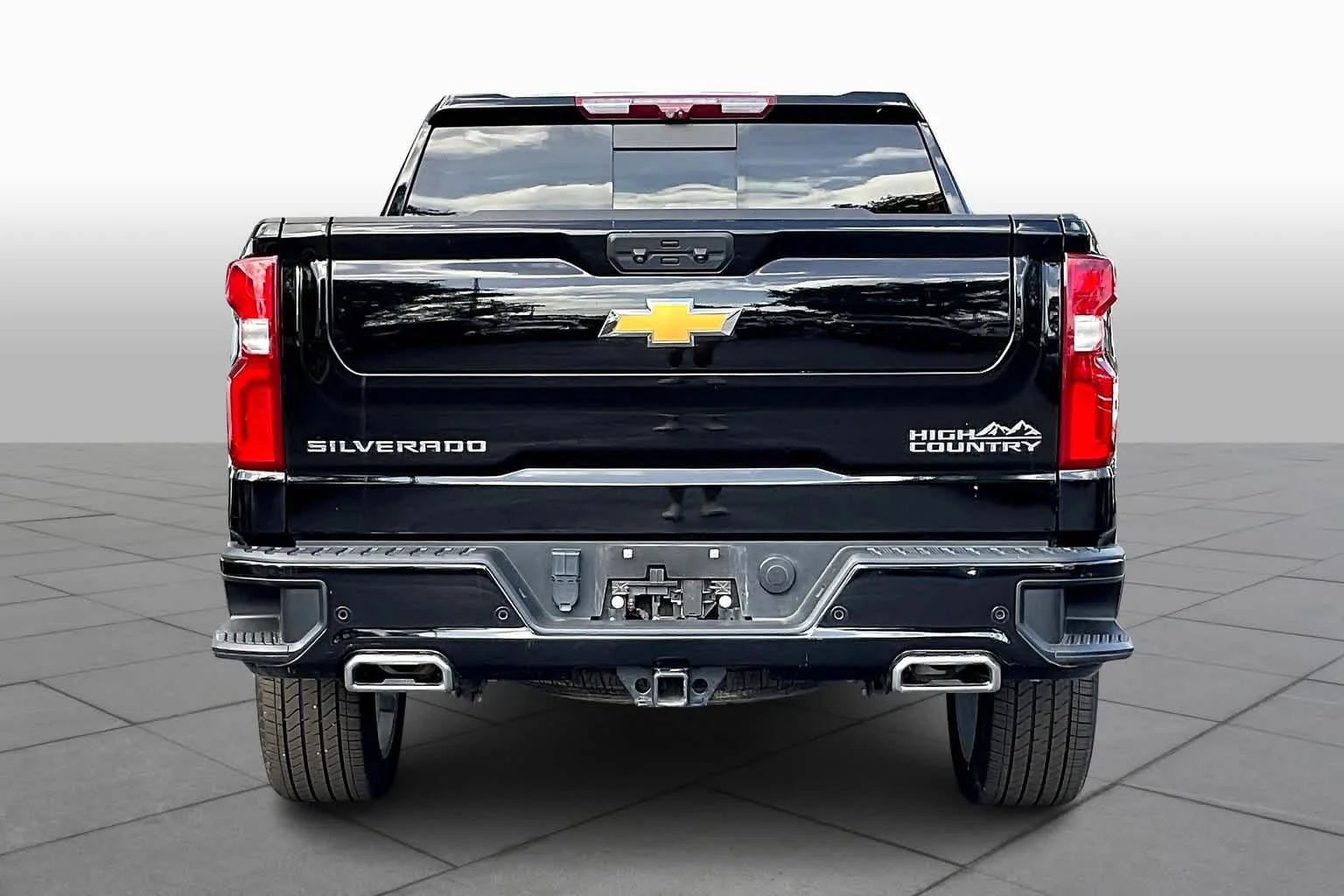 Used 2023 Black Chevrolet High Country image 8