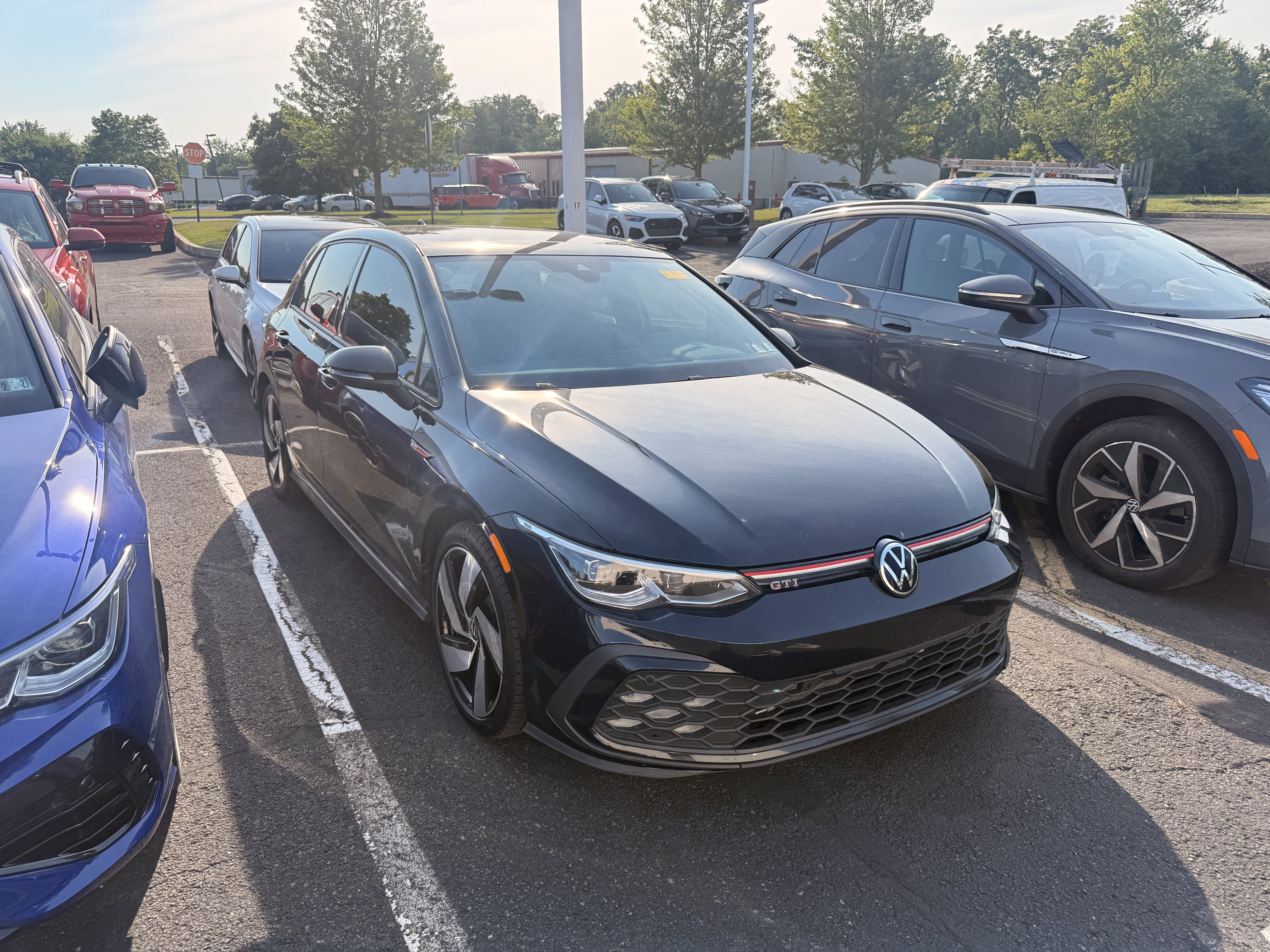 Used 2023 Black Volkswagen SE image 5
