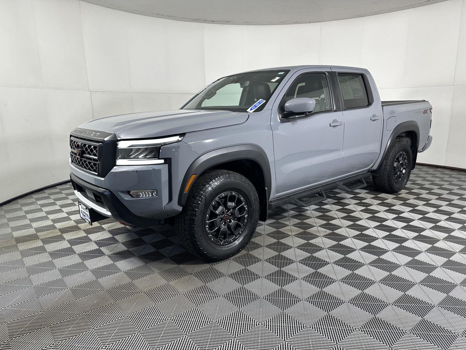 Used 2023 Boulder Gray Pearl Nissan PRO-4X image 4