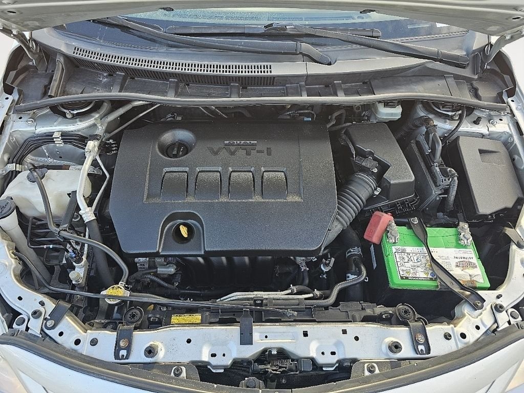 Used 2011 Classic Silver Metallic Toyota LE image 14