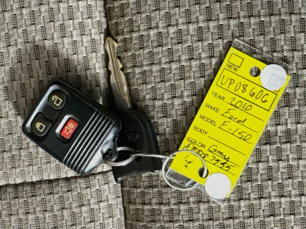 Used 2010 Gray Ford  image 33
