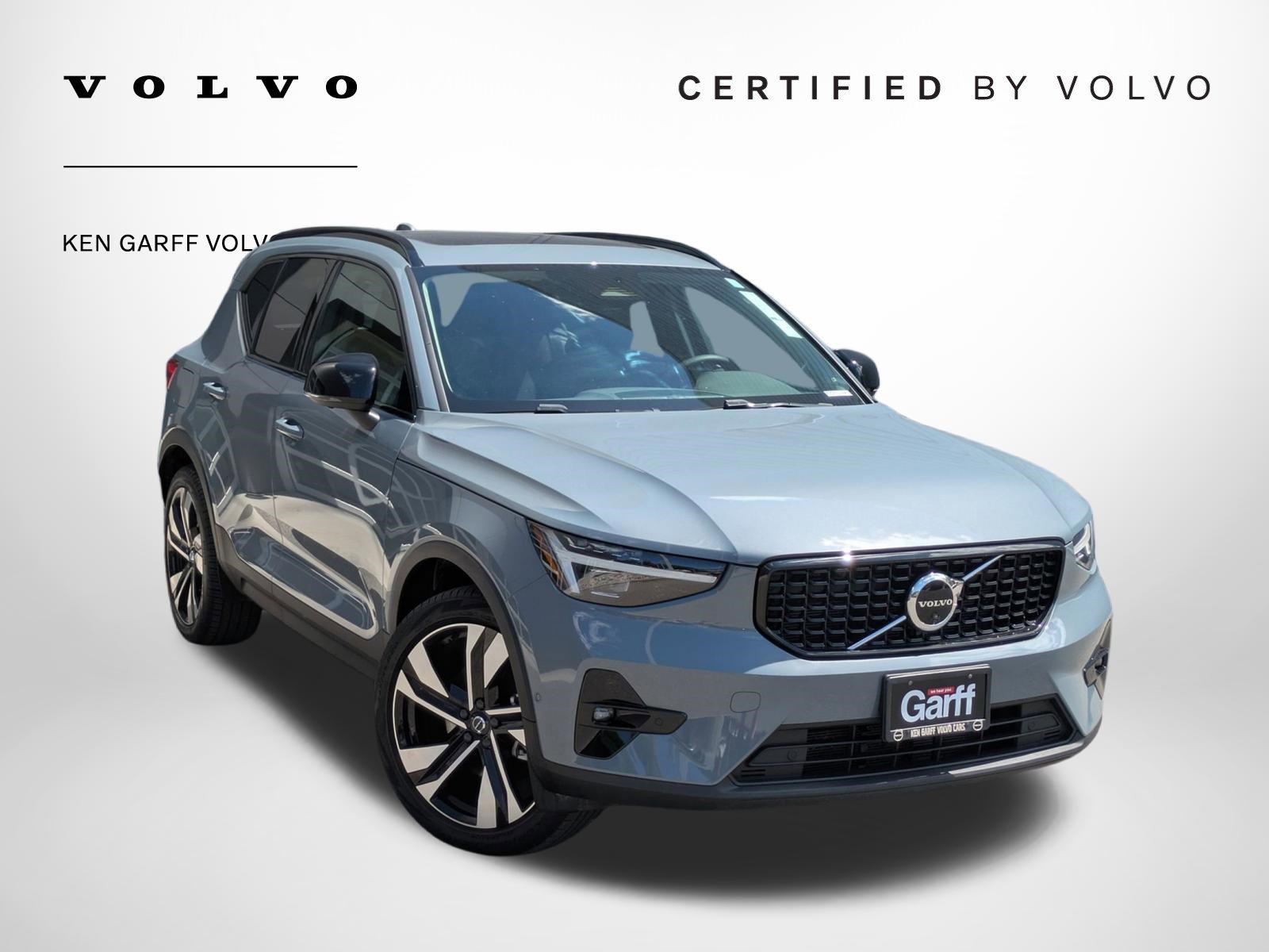 2023 Volvo XC40 B5 Ultimate Dark AWD's photo