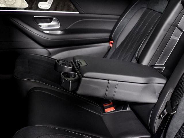 New 2026 MANUFAKTUR Silicon Grey Mercedes-Benz GLS 63 AMG® image 105