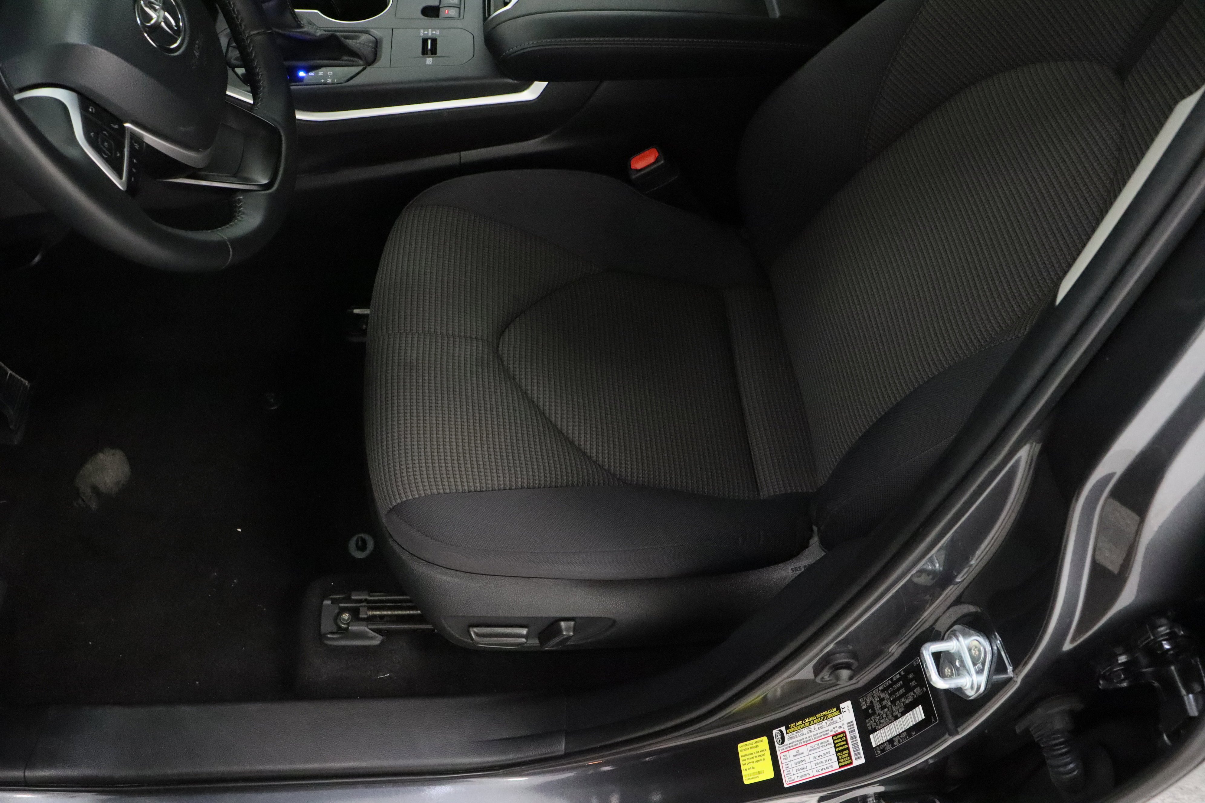 2025 Toyota Highlander LE - Photo 15