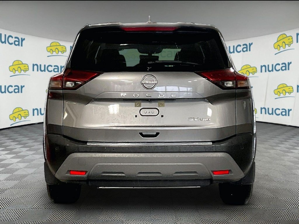 Used 2023 Gray Nissan SV image 5