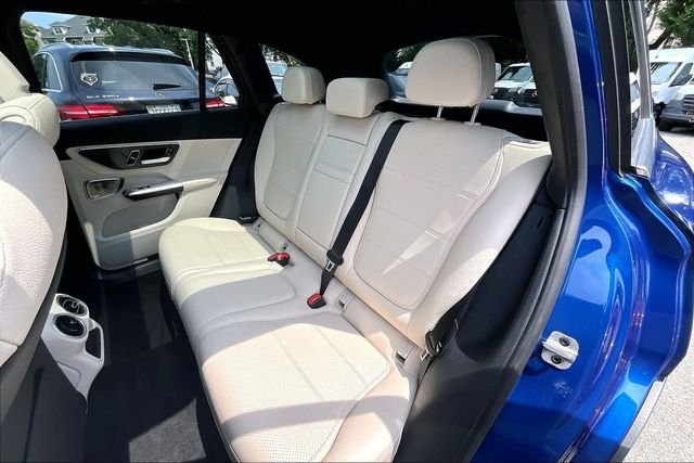 Used 2026 Blue Mercedes-Benz GLC 300 image 17