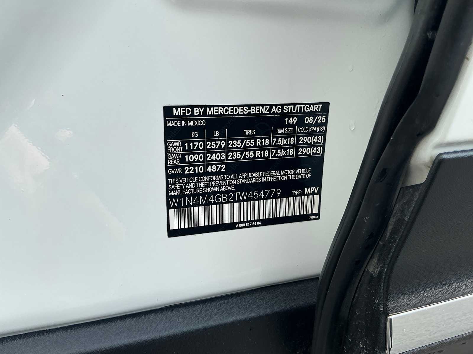 Used 2026 Polar White Mercedes-Benz GLB 250 image 28