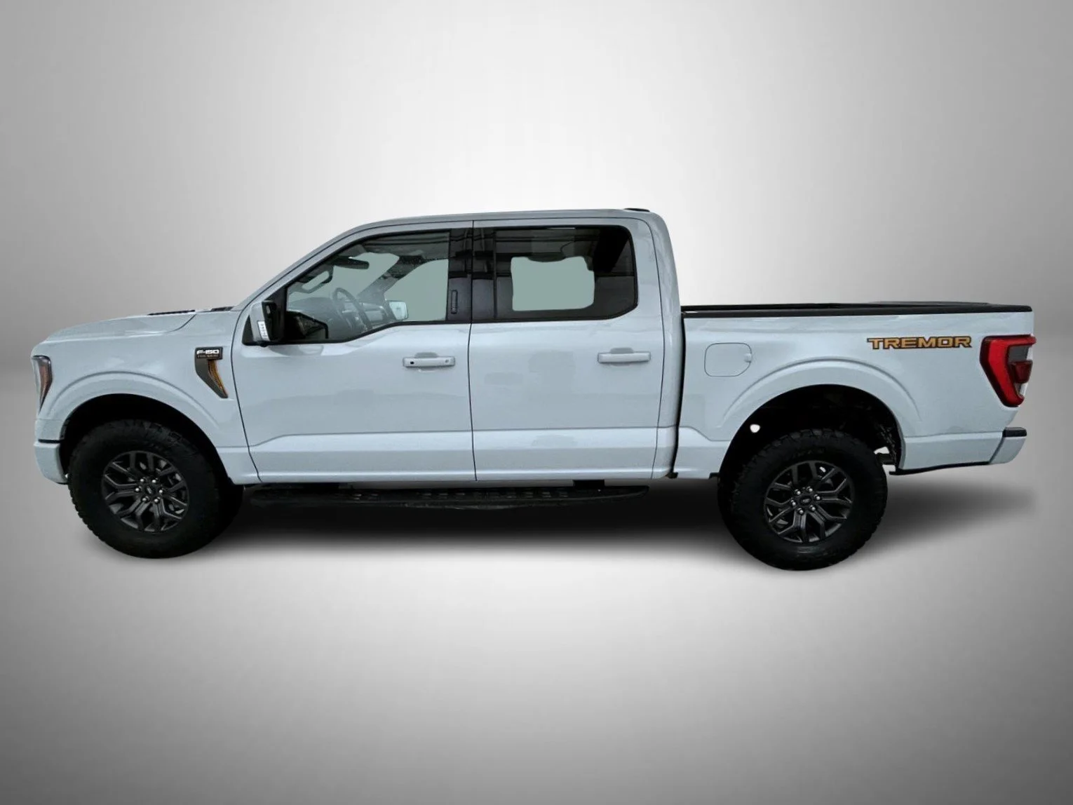 Used 2023 White Ford Tremor image 8