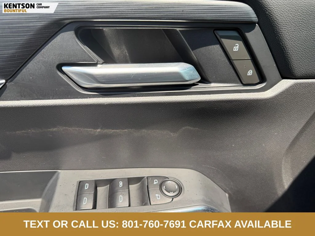 Used 2025 Gray GMC Elevation image 21