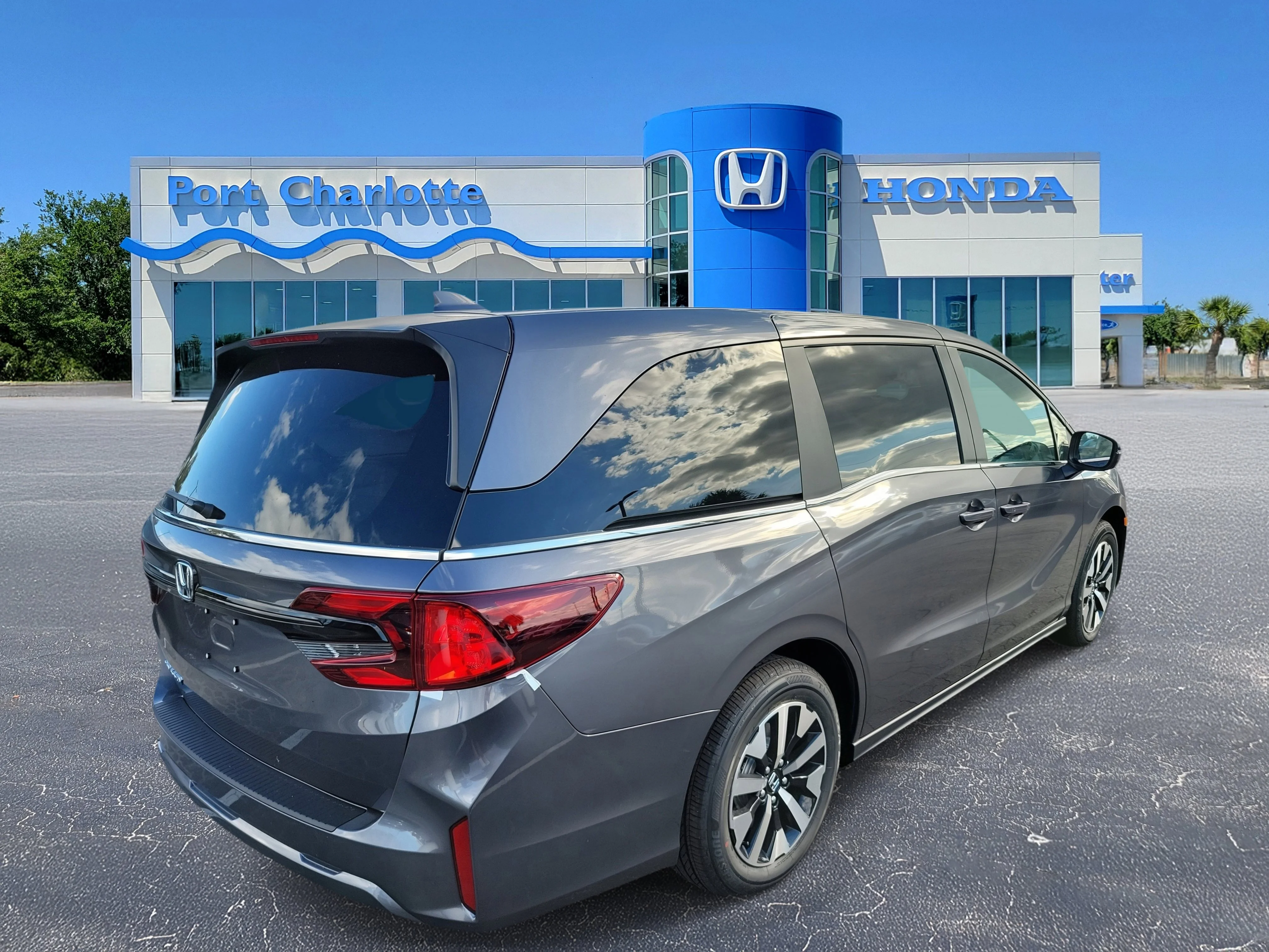 New 2026 Modern Steel Metallic Honda EX-L image 4