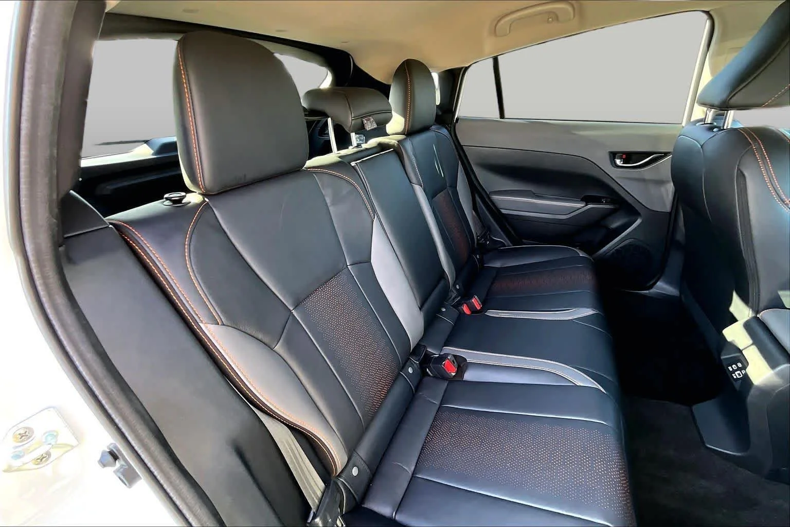 Used 2024 Crystal White Pearl Subaru Limited image 19