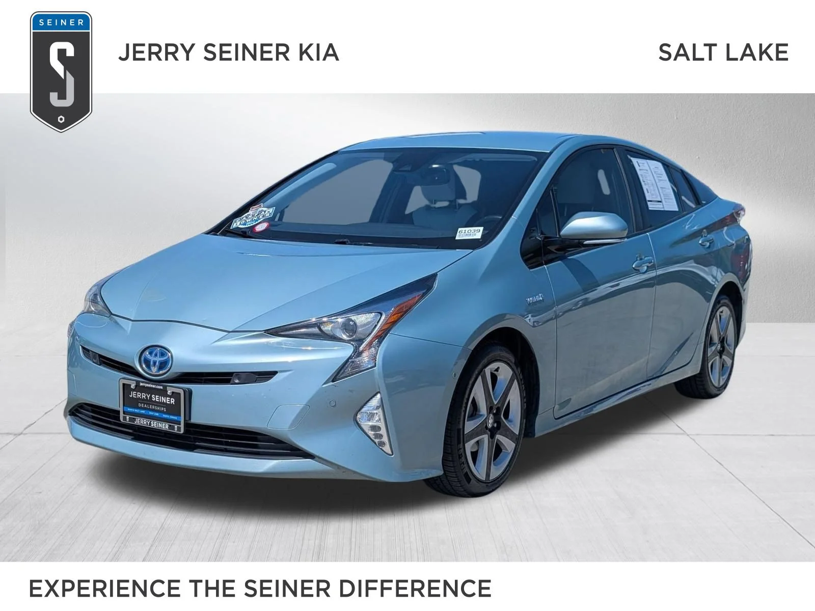 2018 Toyota Prius Four's photo