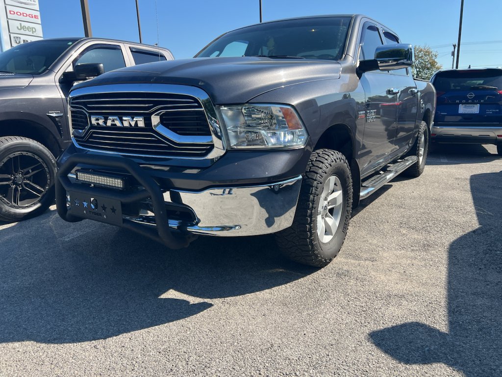 Used 2018 Granite Crystal Metallic Clearcoat Ram Tradesman image 2