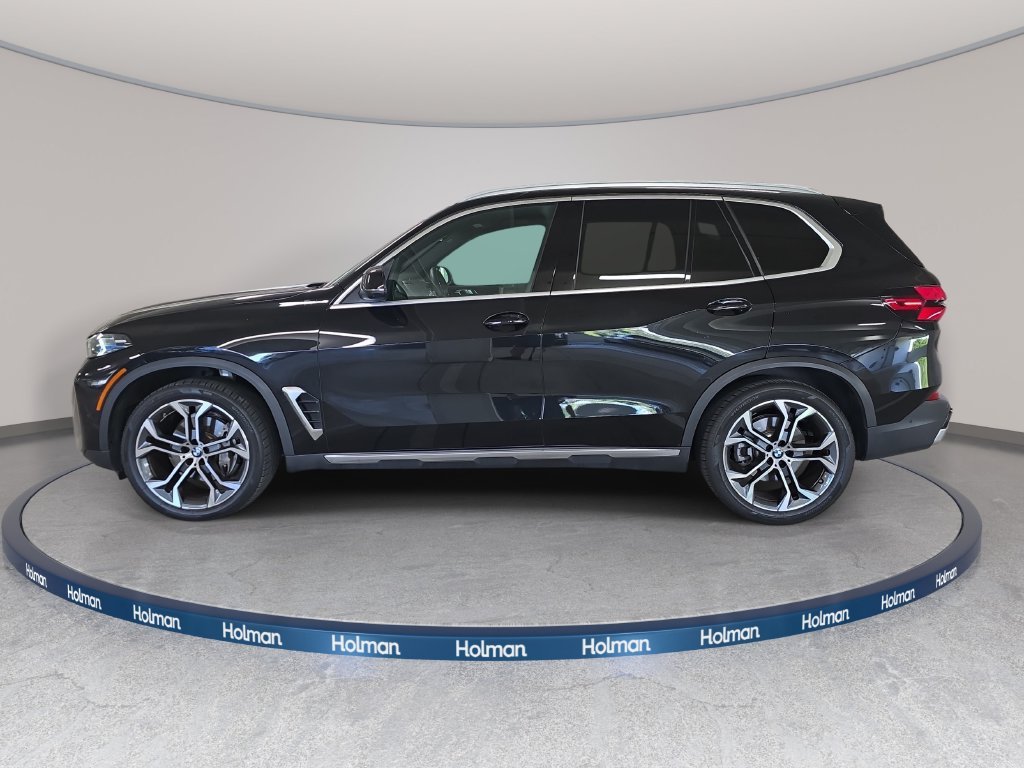 Used 2026 Black Sapphire Metallic BMW sDrive40i image 10
