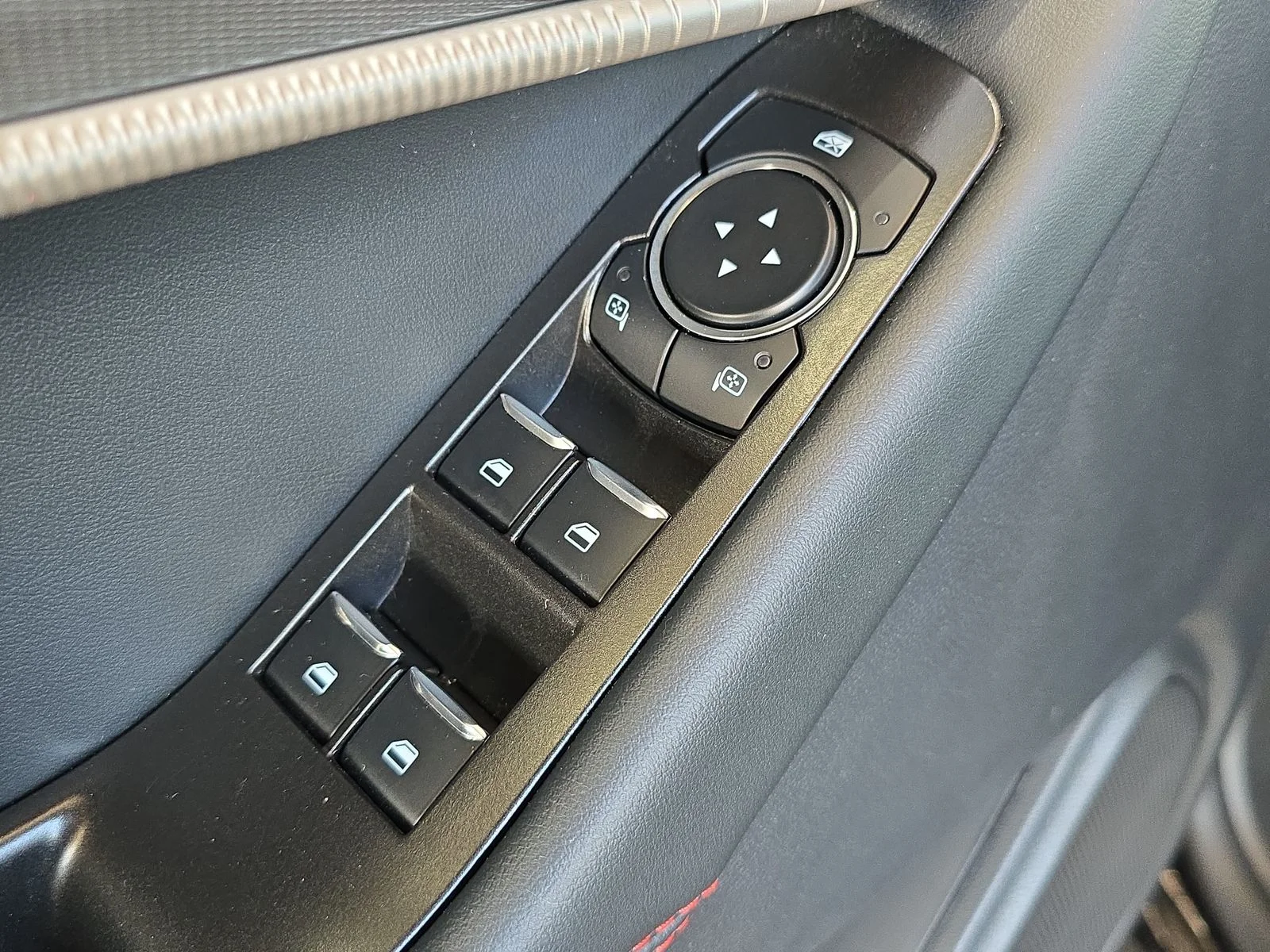 Used 2025 Black Metallic Ford ST-Line image 30