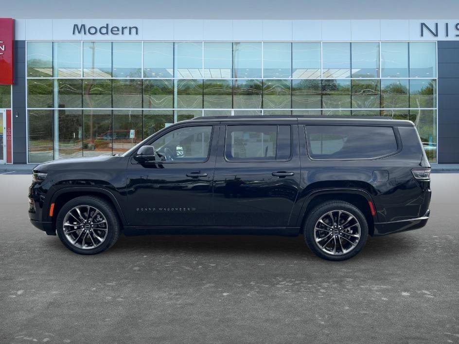 Used 2024 Diamond Black Crystal Pearlcoat Jeep Series II image 3
