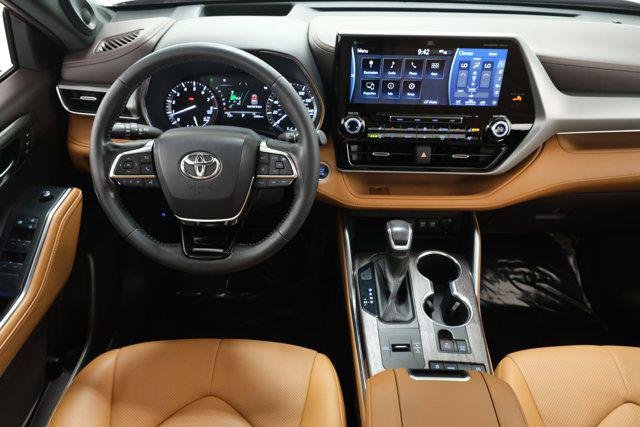 Certified Used 2021 RUBY FLARE PEARL Toyota  image 13