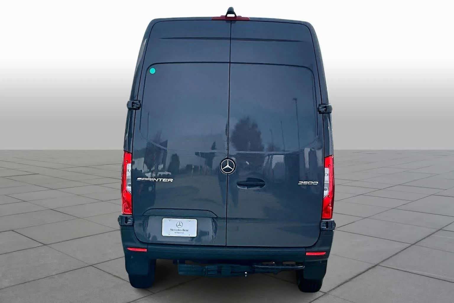 New 2025 D03/High roof Mercedes-Benz  image 5